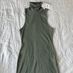 🚨🚨SOLD🚨🚨 Zara Green Ribbed Fitted Midi Dress